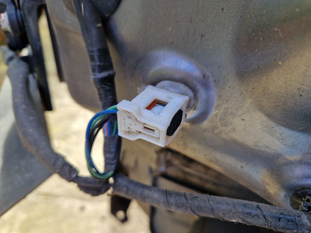 Outlander rear bumper light connector.